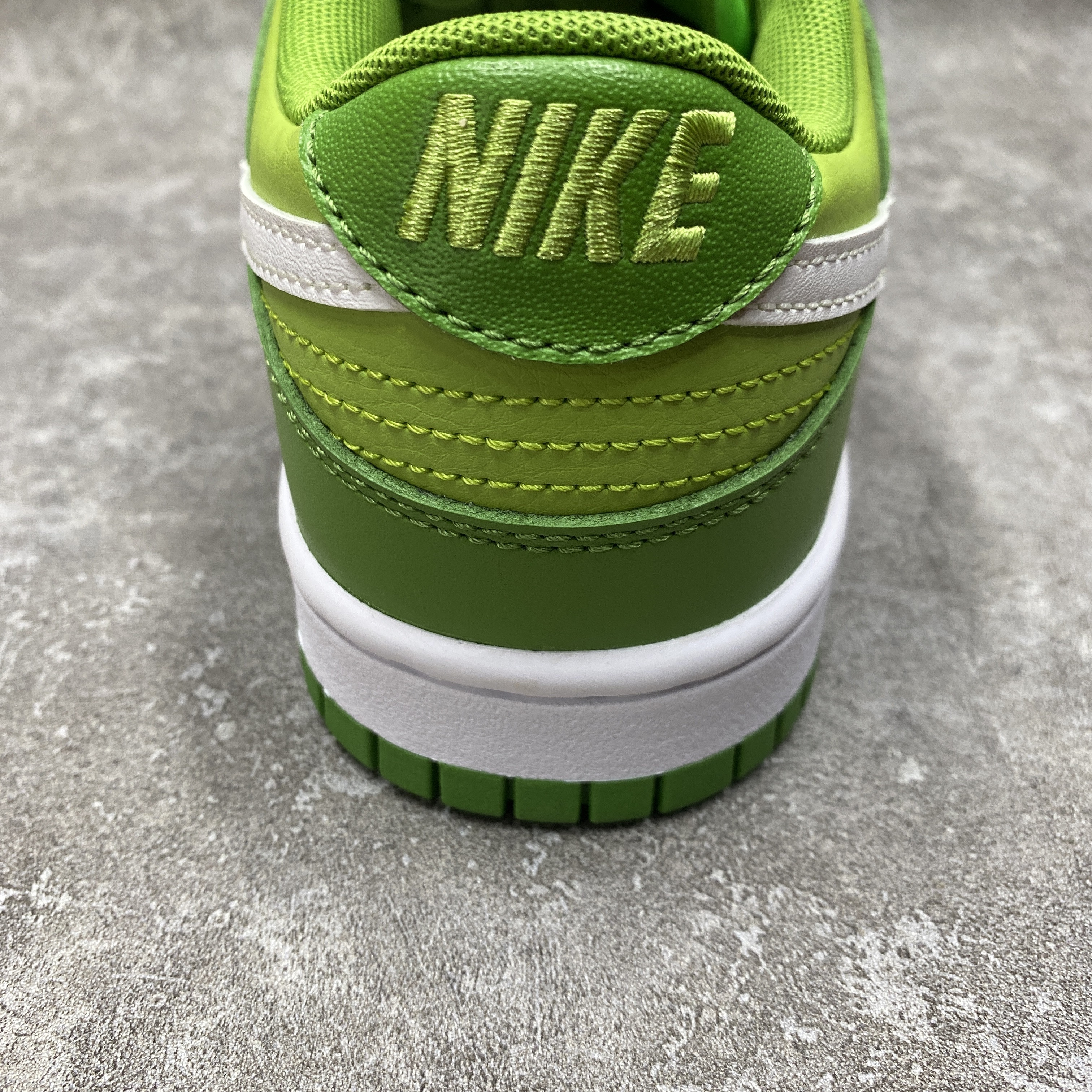 Nike Dunk Low Chlorophyll
