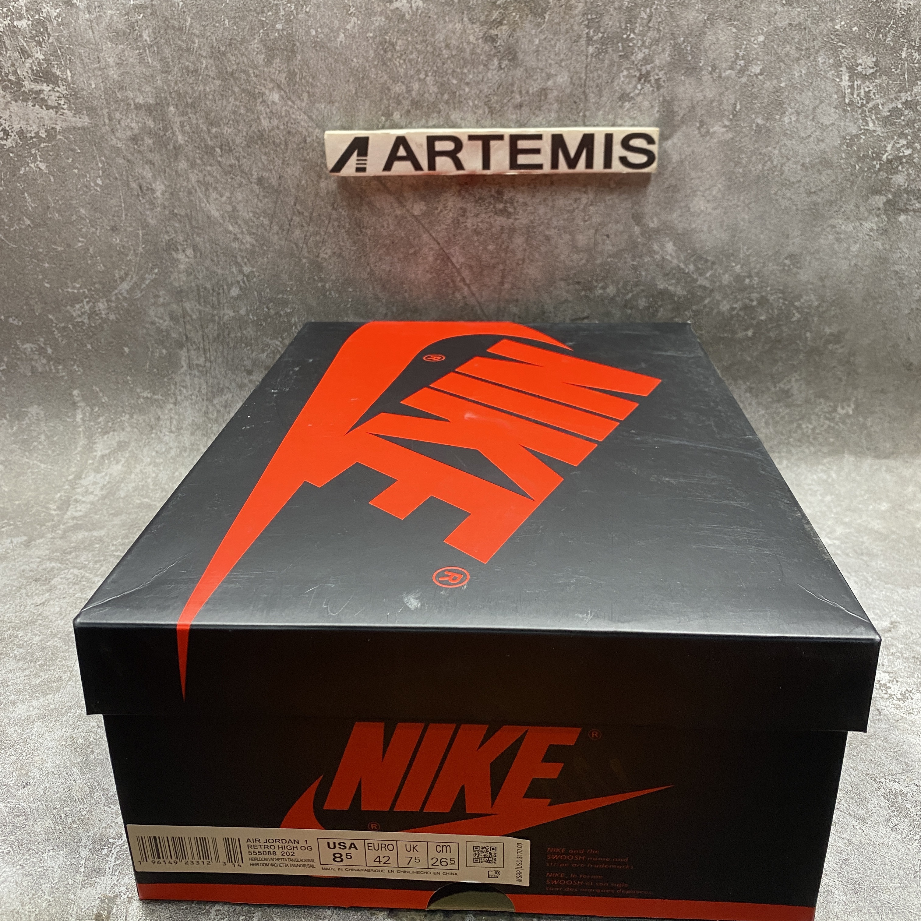 Air Jordan 1 Retro High OG Heirloom