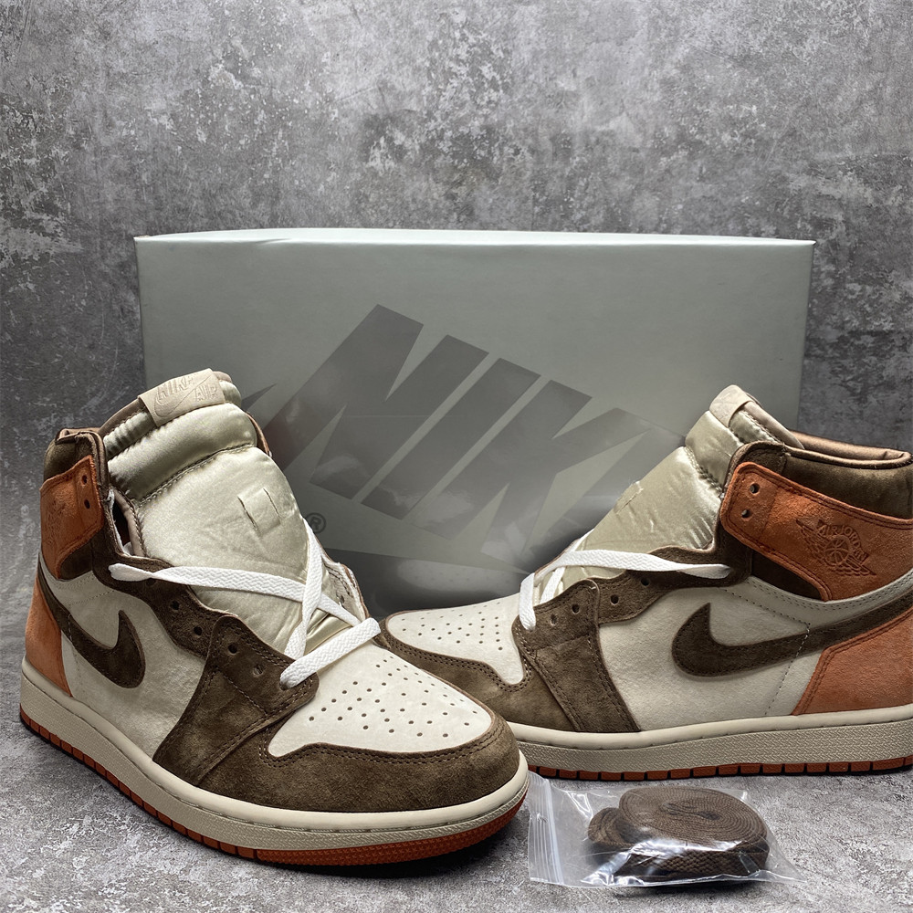 WMNS AIR JORDAN 1 RETRO HIGH OG 