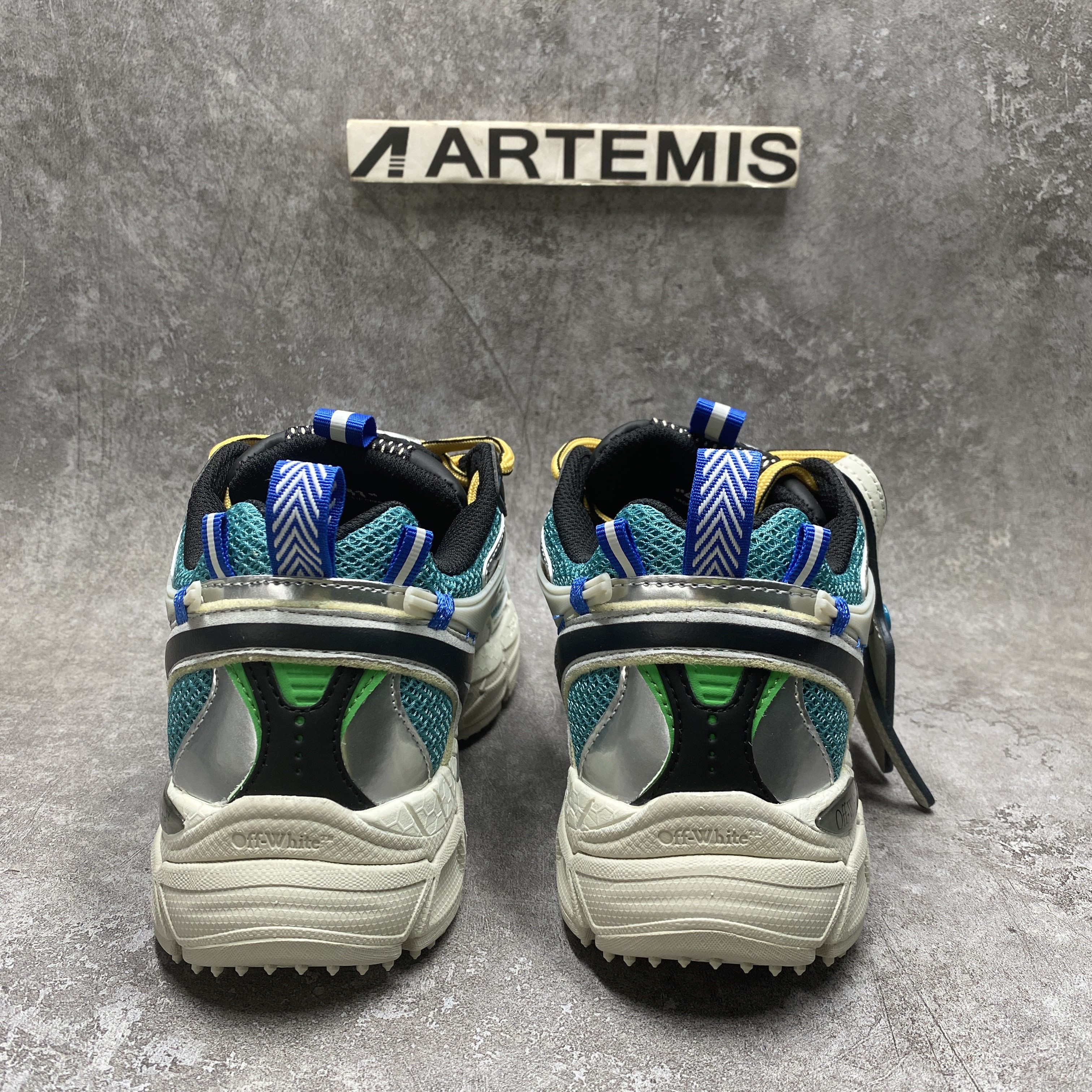 UA Off-White "BE RIGHT BACK"