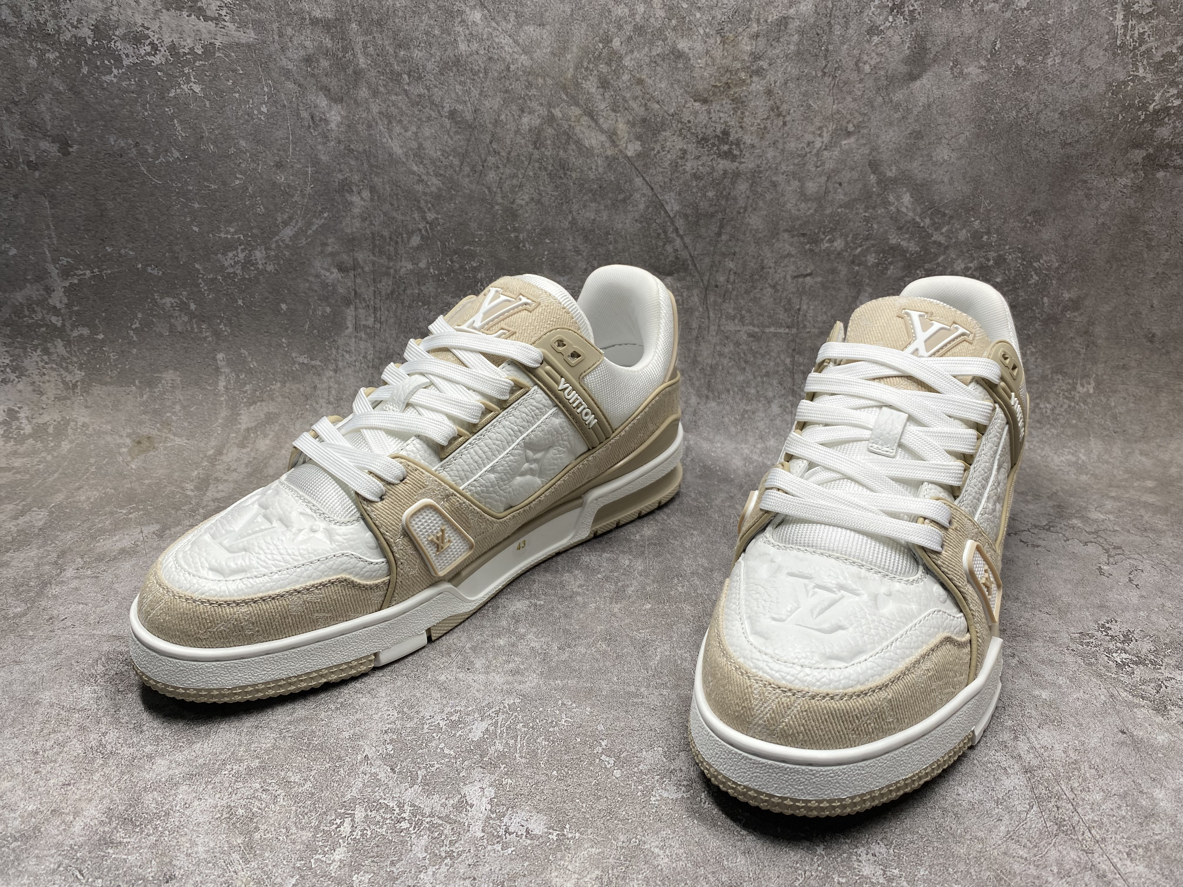 UA LV trainer Sneakers