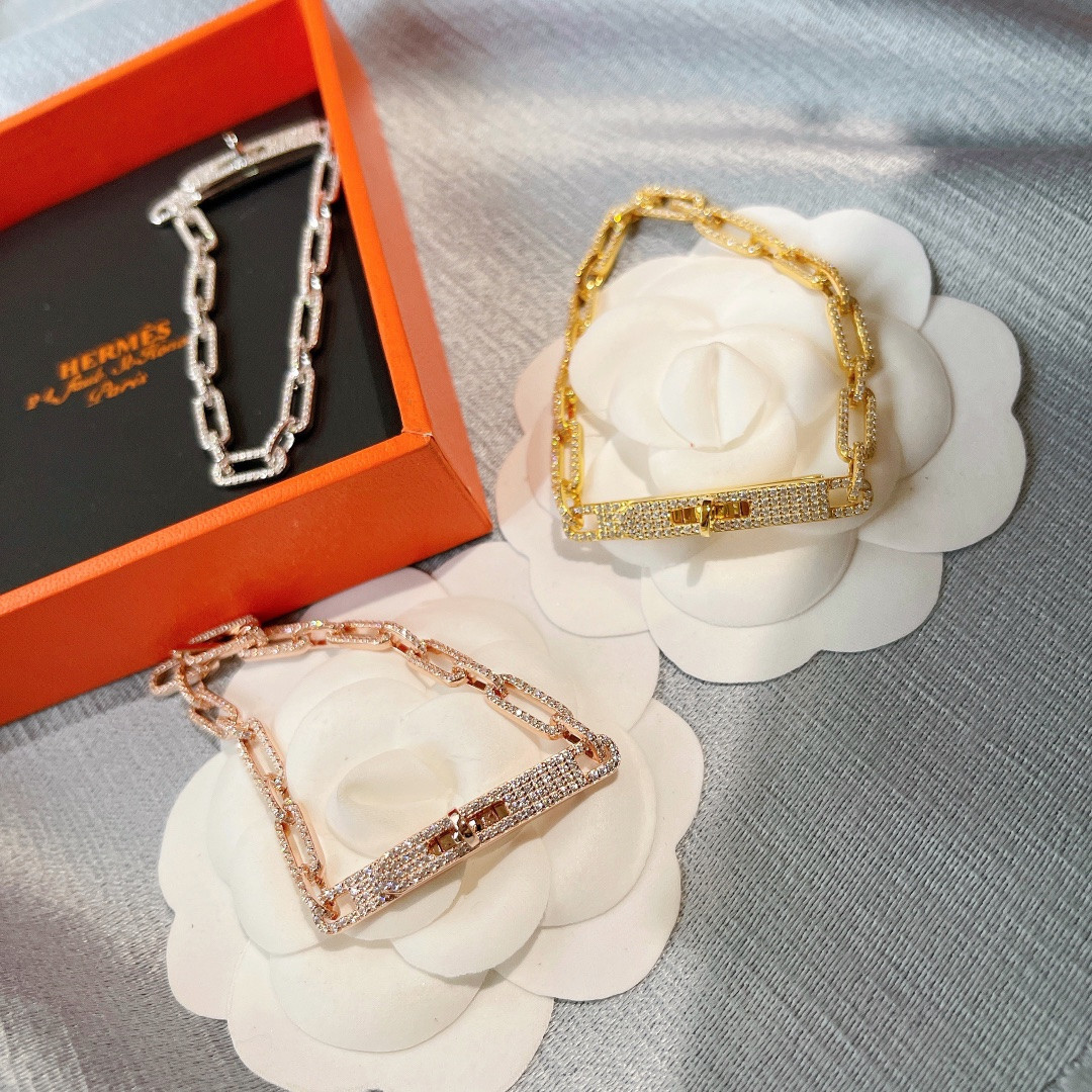 H**me5 fully di*m*nd-encrusted kelly bracelet