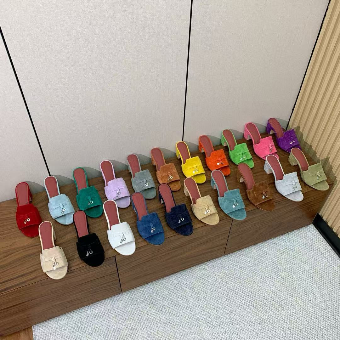 ua L**o p*ana summer charms sandal