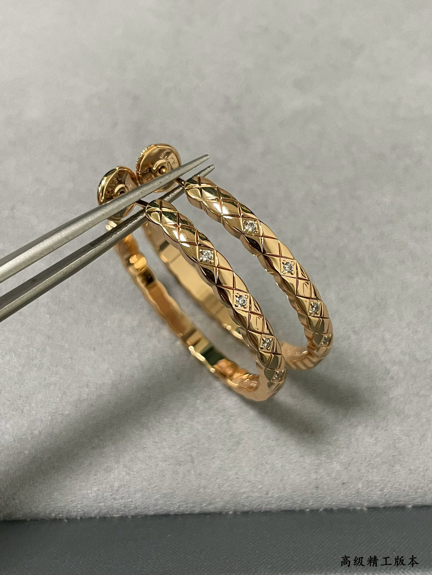 ch*el large Di*m*nd-shaped Di*m*nd drill earrings