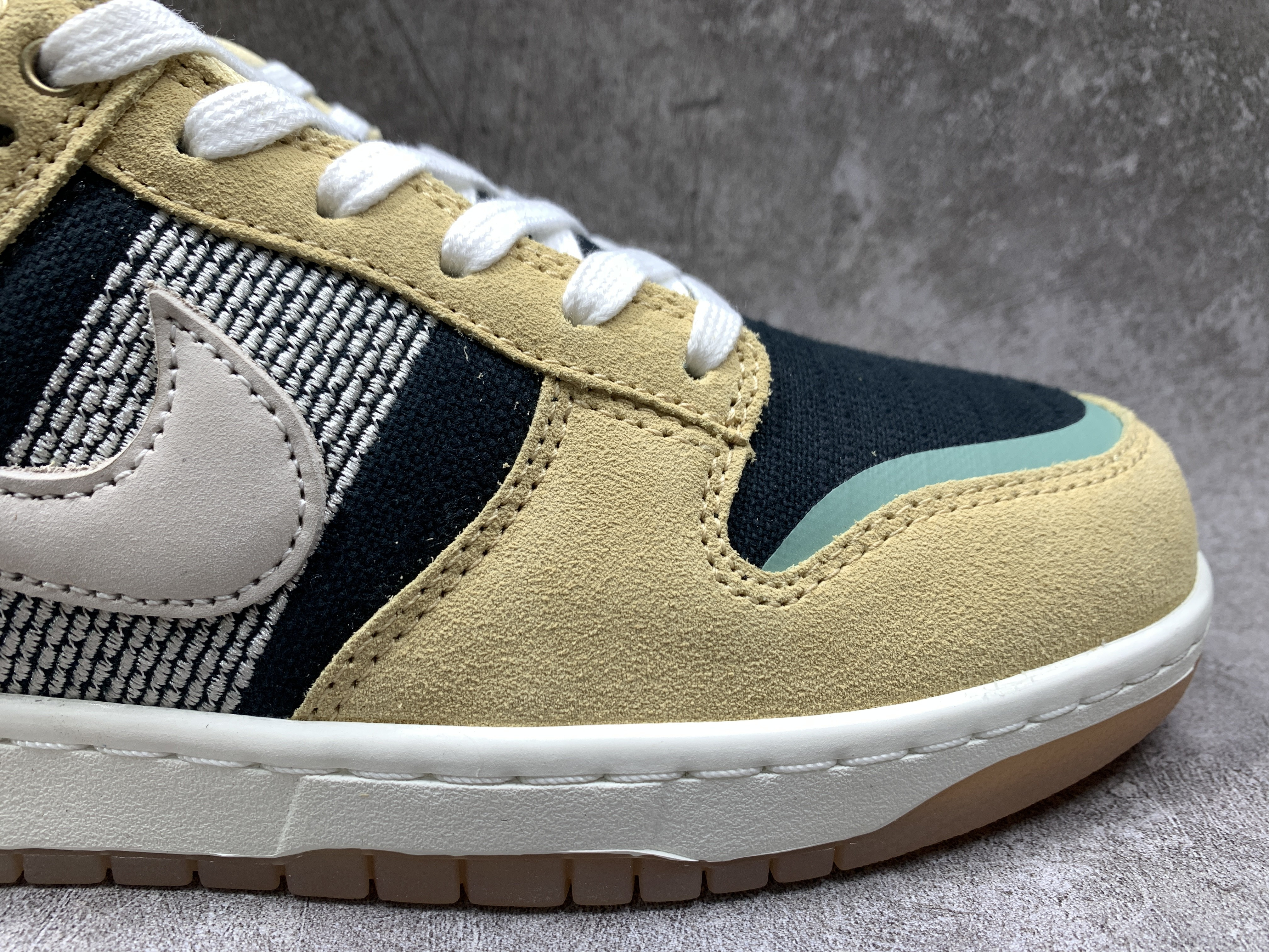 Nike Dunk Low Rooted in Peace