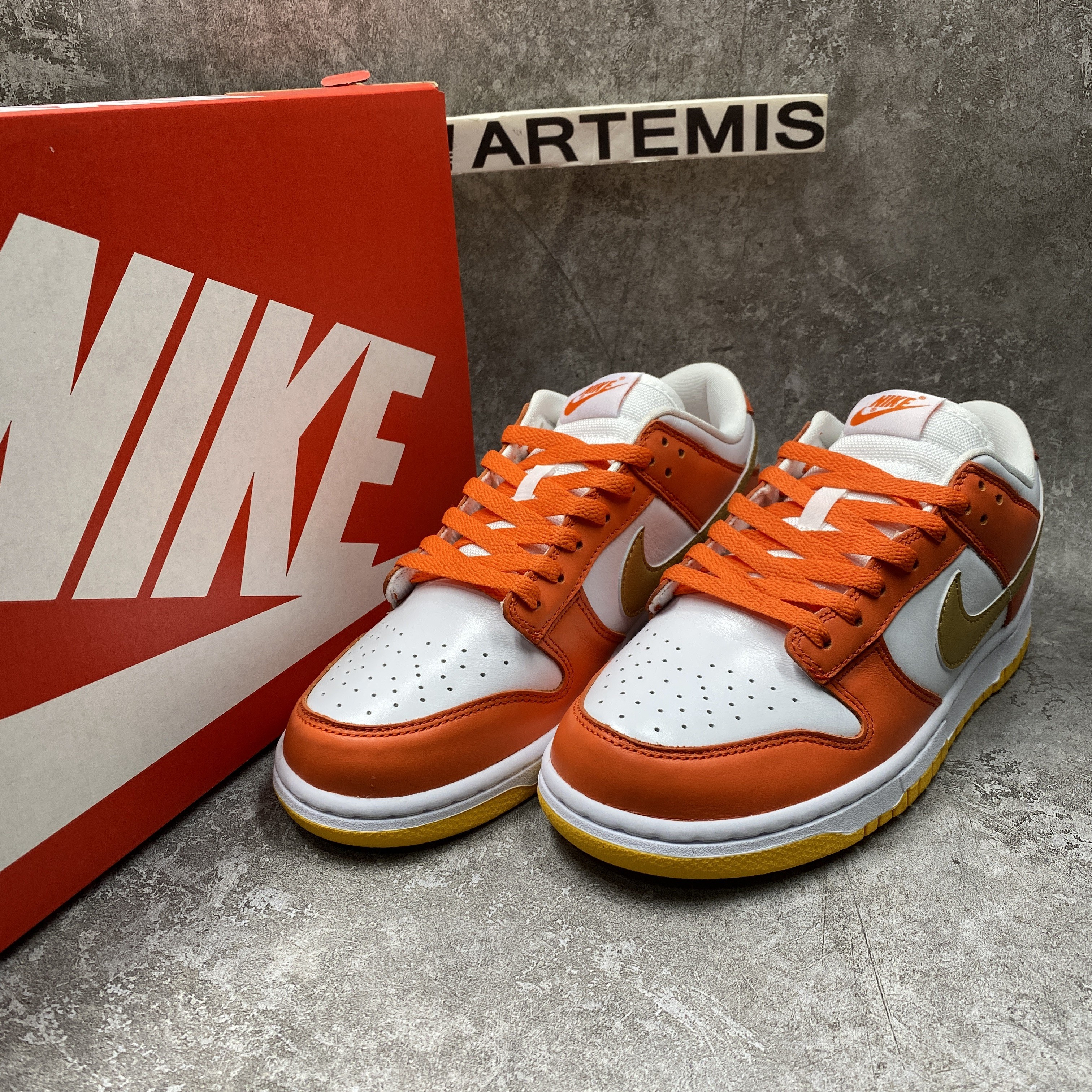 Nike Dunk Low University Gold