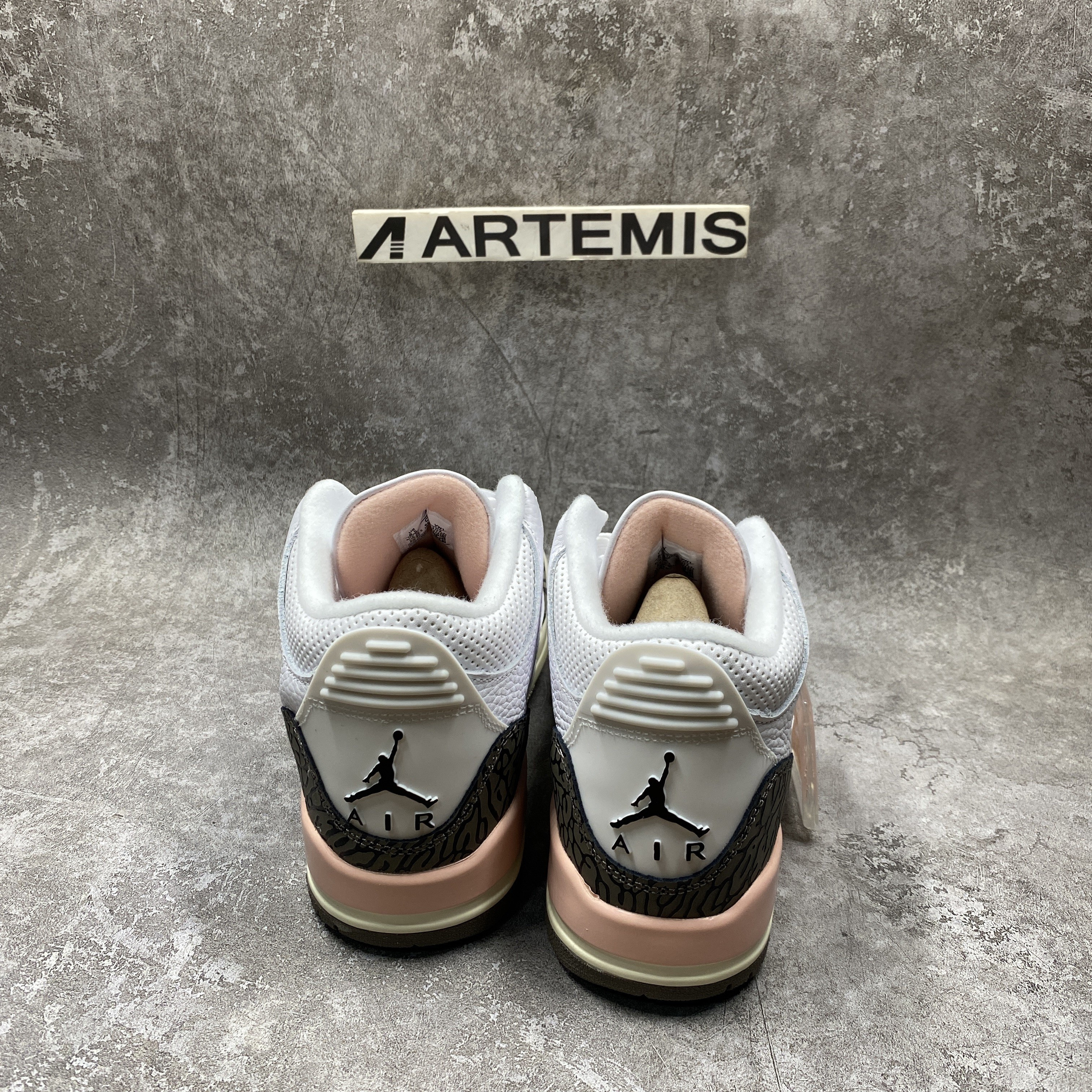 Air Jordan 3 Retro Neapolitan Dark Mocha