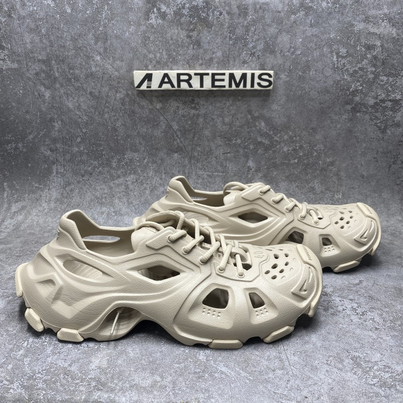 Balenciga HD Lace-Up Sneaker in beige