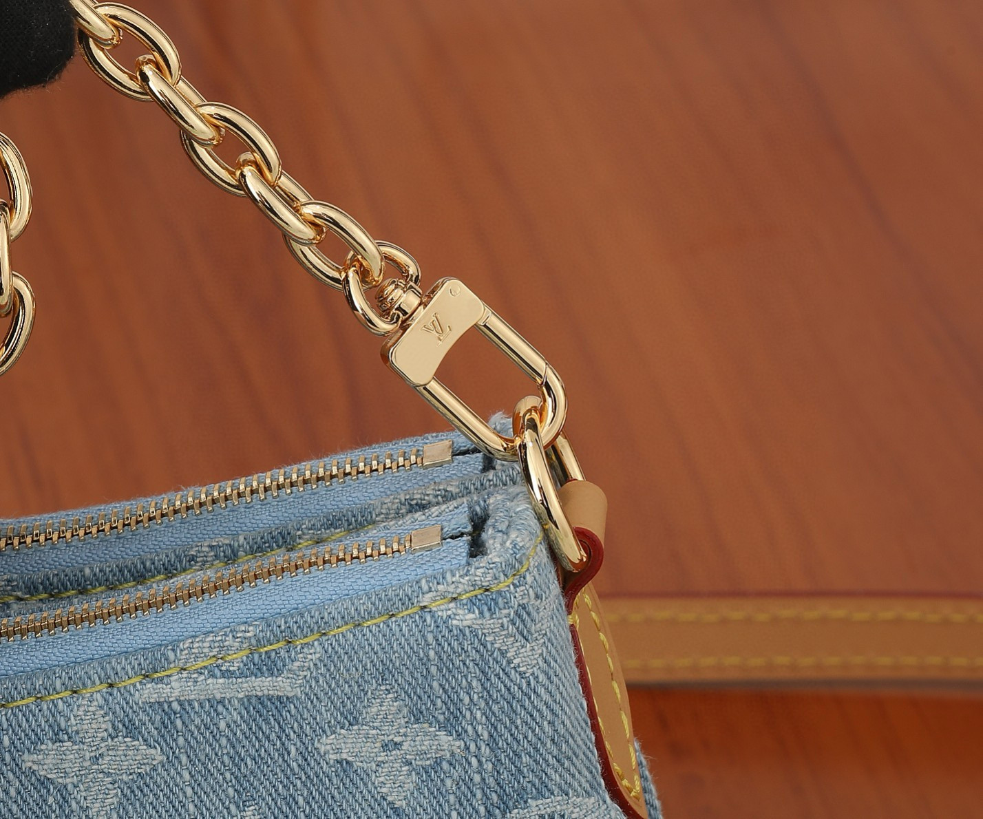 LV Pochette M83532 24.5× 13.5× 6.5CM