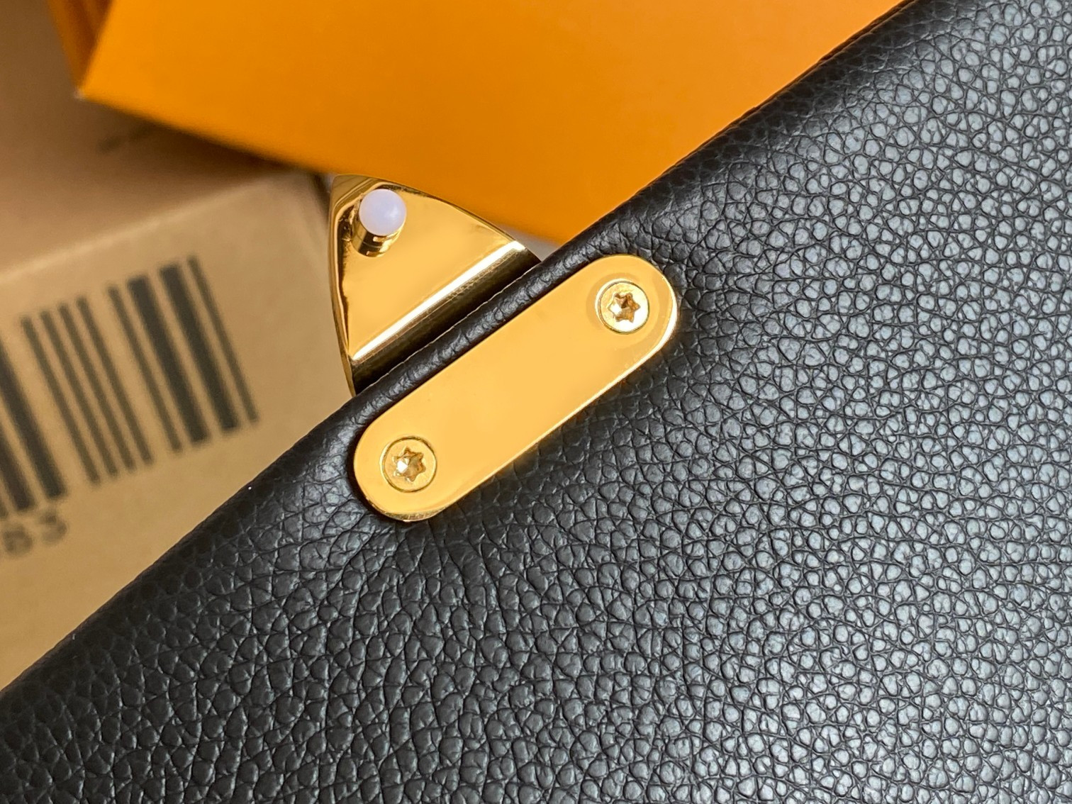 LV Madeleine BB M45978 24x17x8.5cm