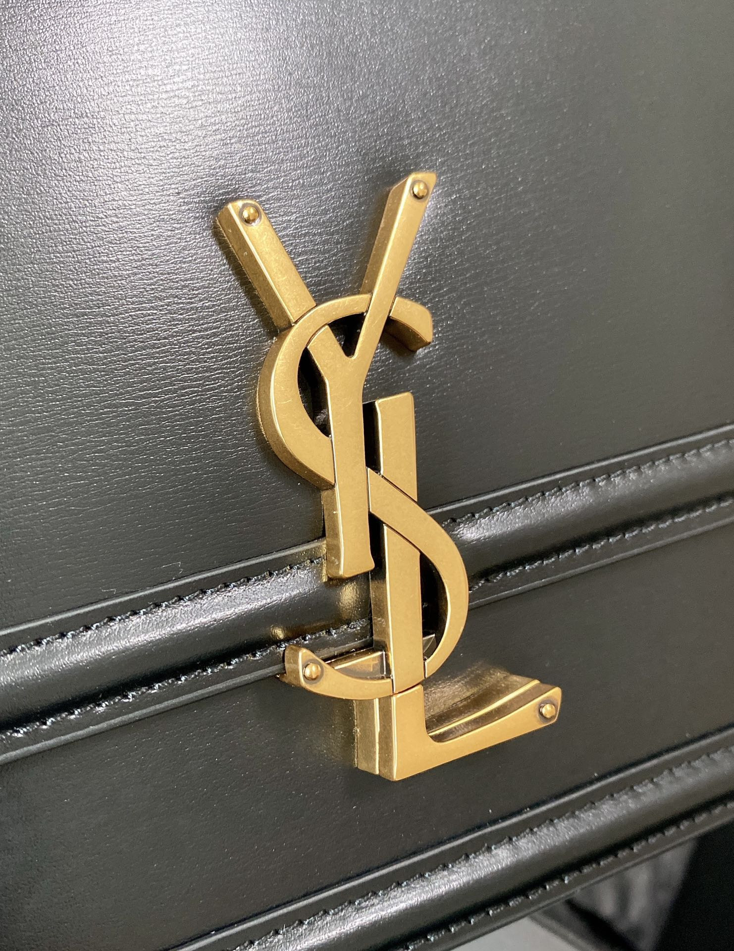 y*l solferino medium satchel in box Sa**t Lau*nt black 9.1 x 6.3 x 2.4 inches