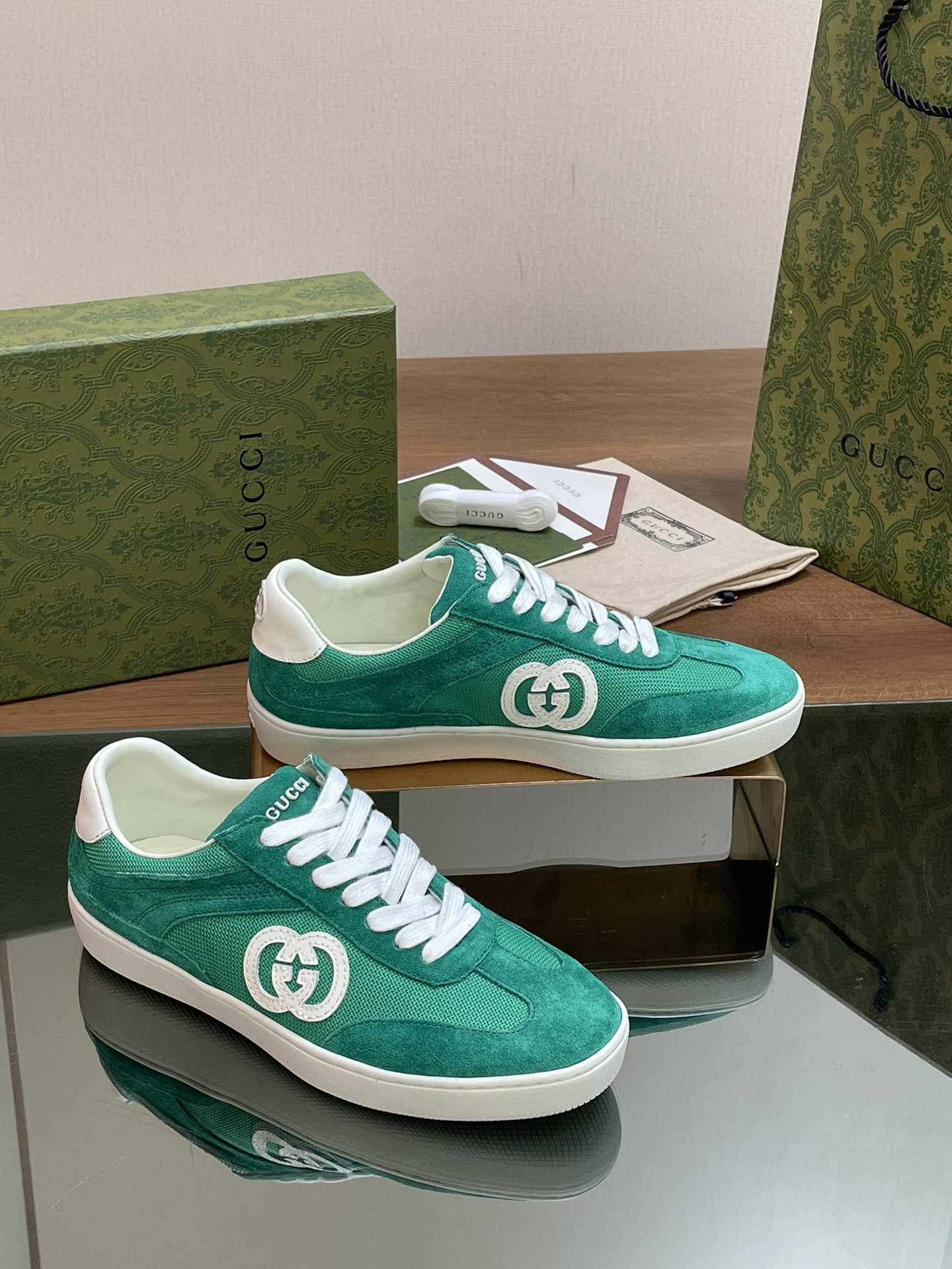 ua G*u*i interlocking g sneaker green