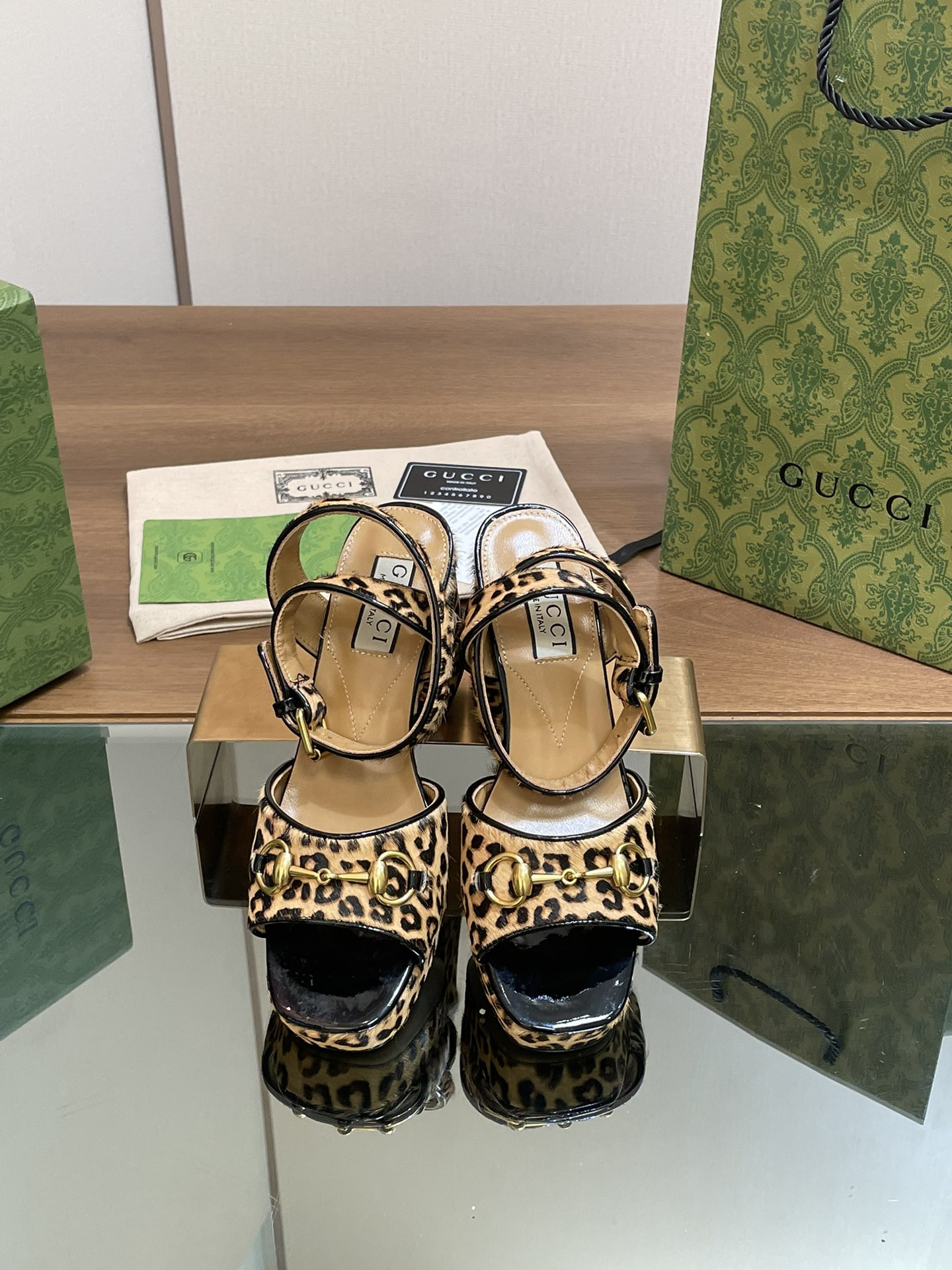 ua G*u*i horsebit platform sandal