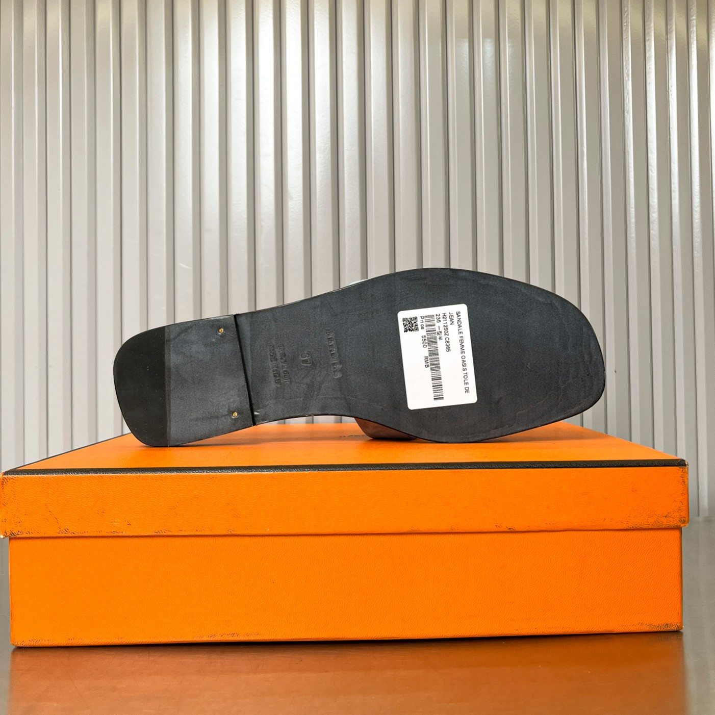 ua H**me5 oran sandal