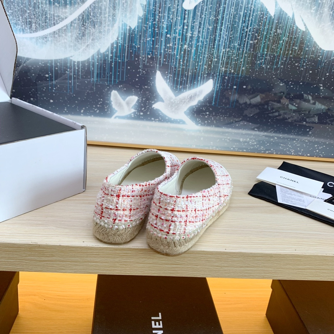 ua Ch*el espadrilles