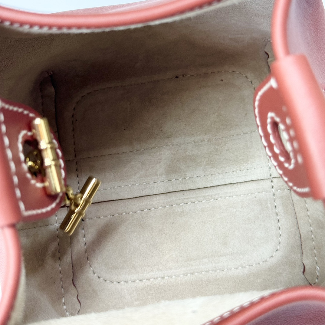 L**o p*ana micro bale bag  smooth calfskin 23 x 16 x 14 cm