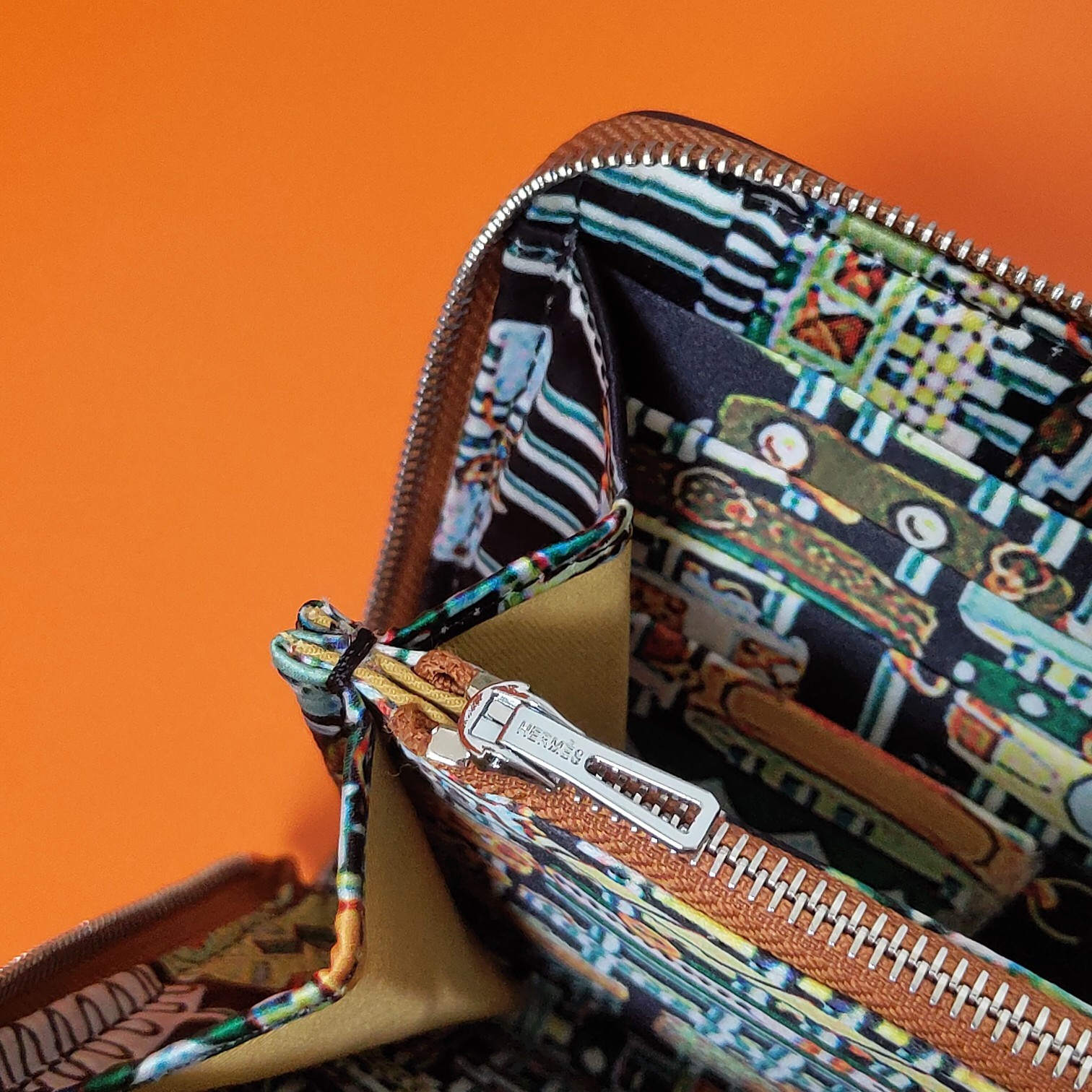 H**me5 long wallet 20x11cm