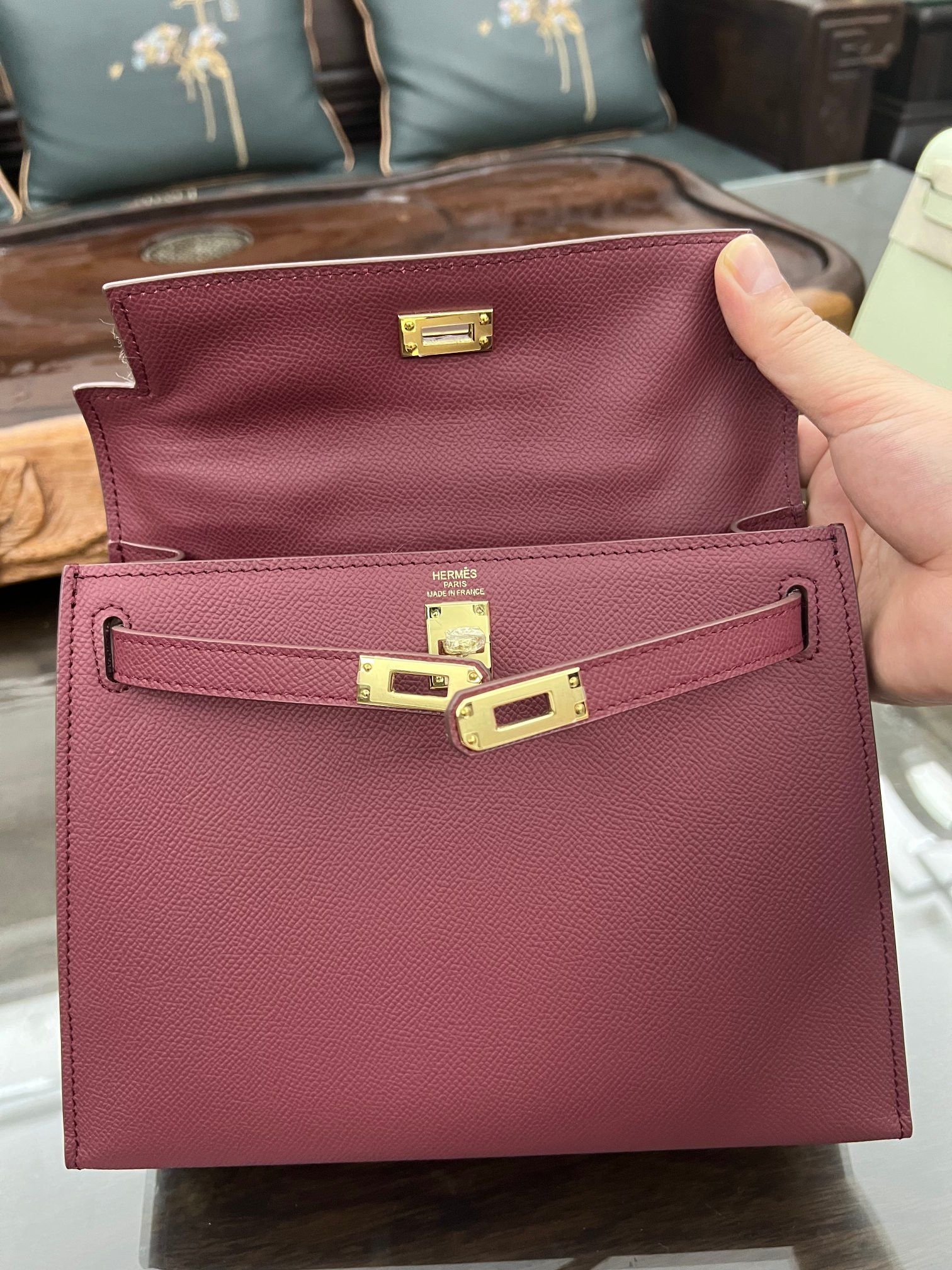 HERMÈS Kelly Gold-tone Hardware 25 28