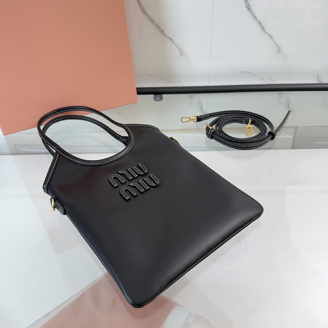 Miu Miu IVY leather handbag 20x 24 cm