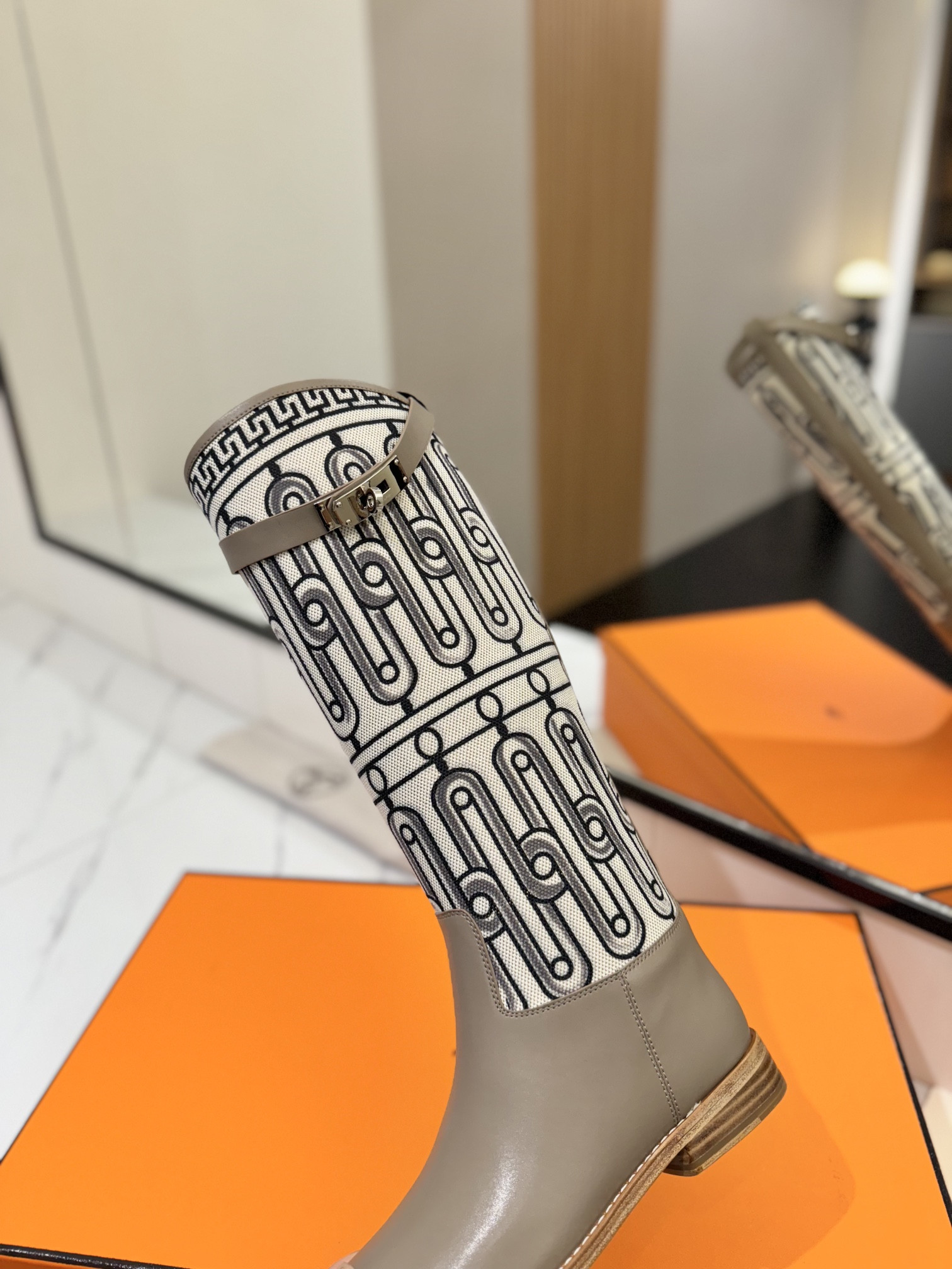 ua H**me5 jumping boots