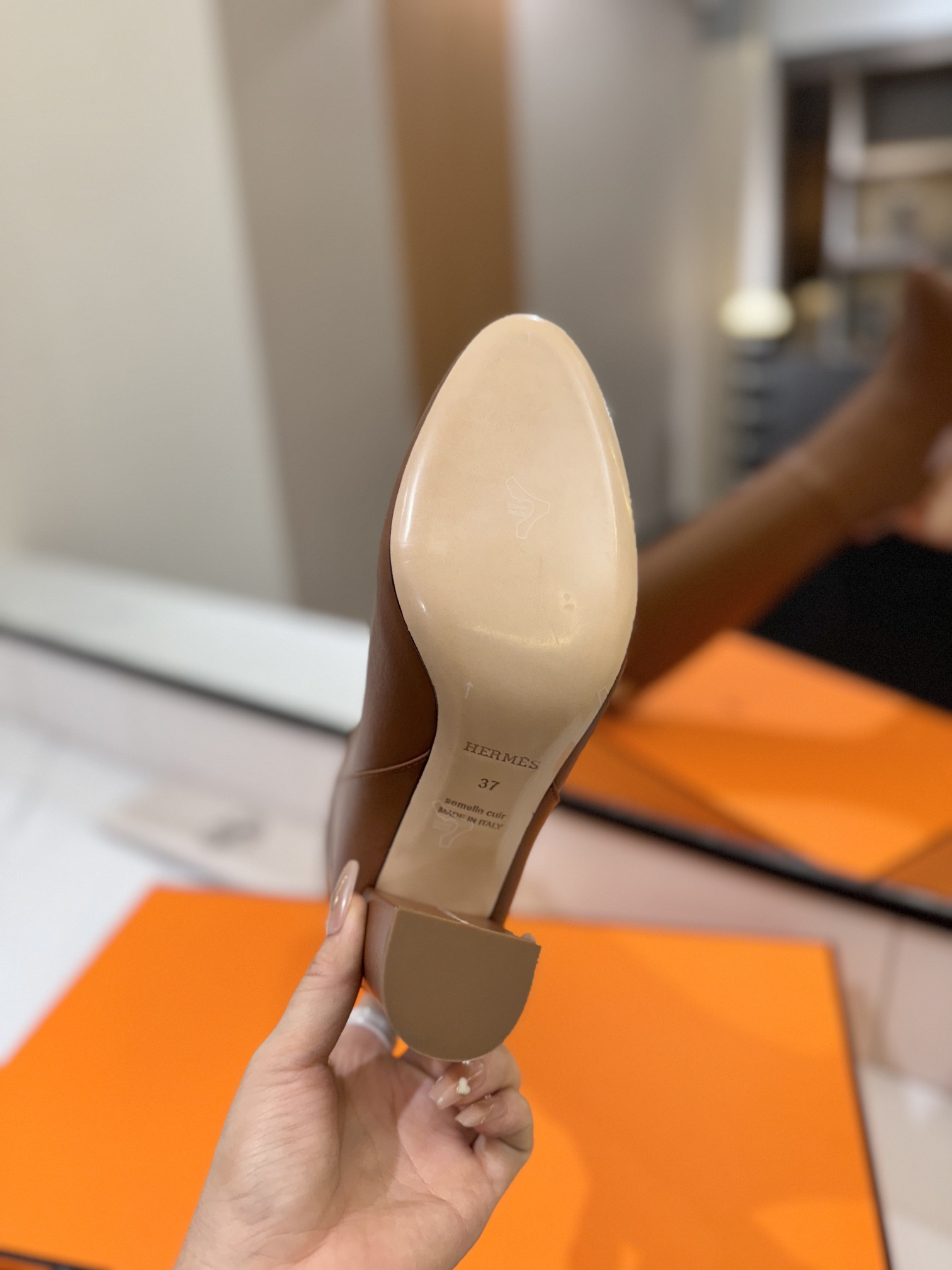 ua H**me5 jumping boots (heel height 8.5cm)