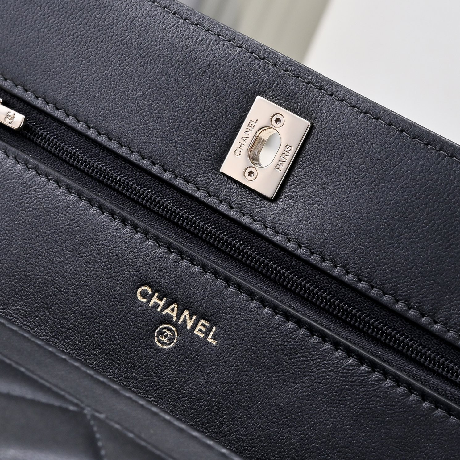 Ch*el spring-summer 2025 pre collection wallet on  black ap4537 19.5 × 13 × 3.5 cm