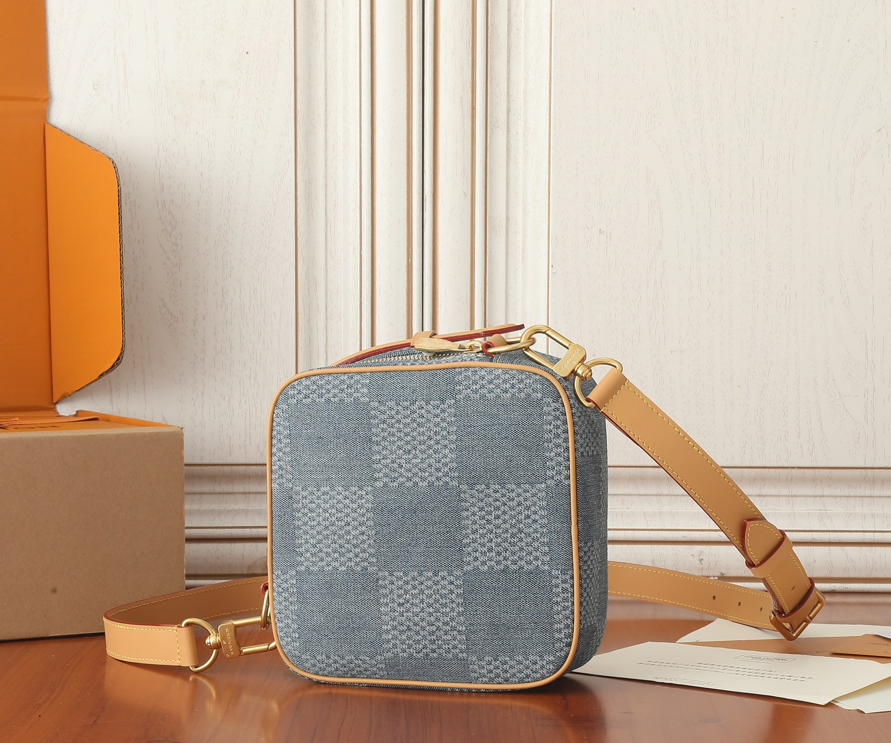 LV Chess Messenger N40706 24x24x8cm