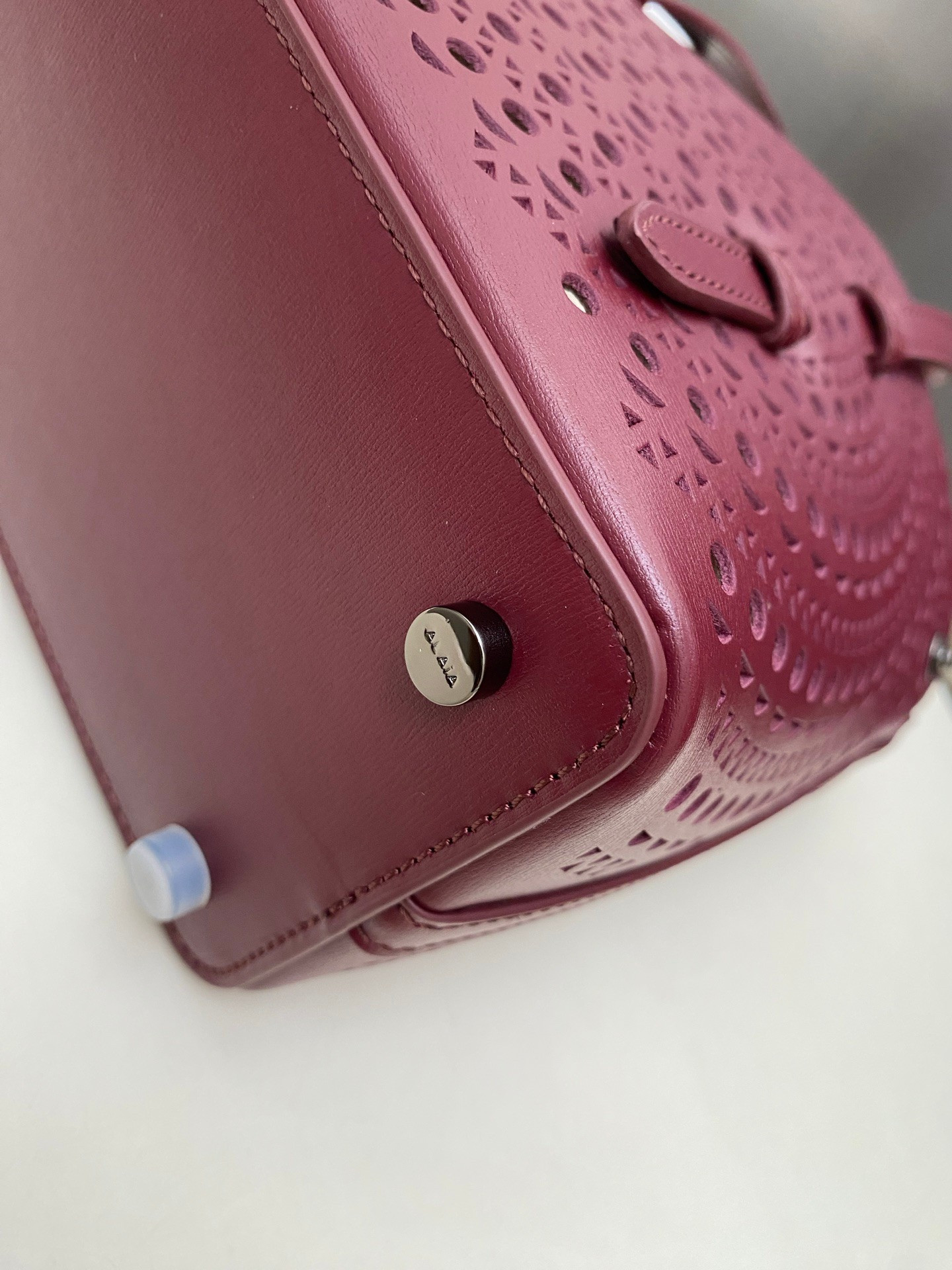 ALAÏA Mina 20 bag 20x17x10cm