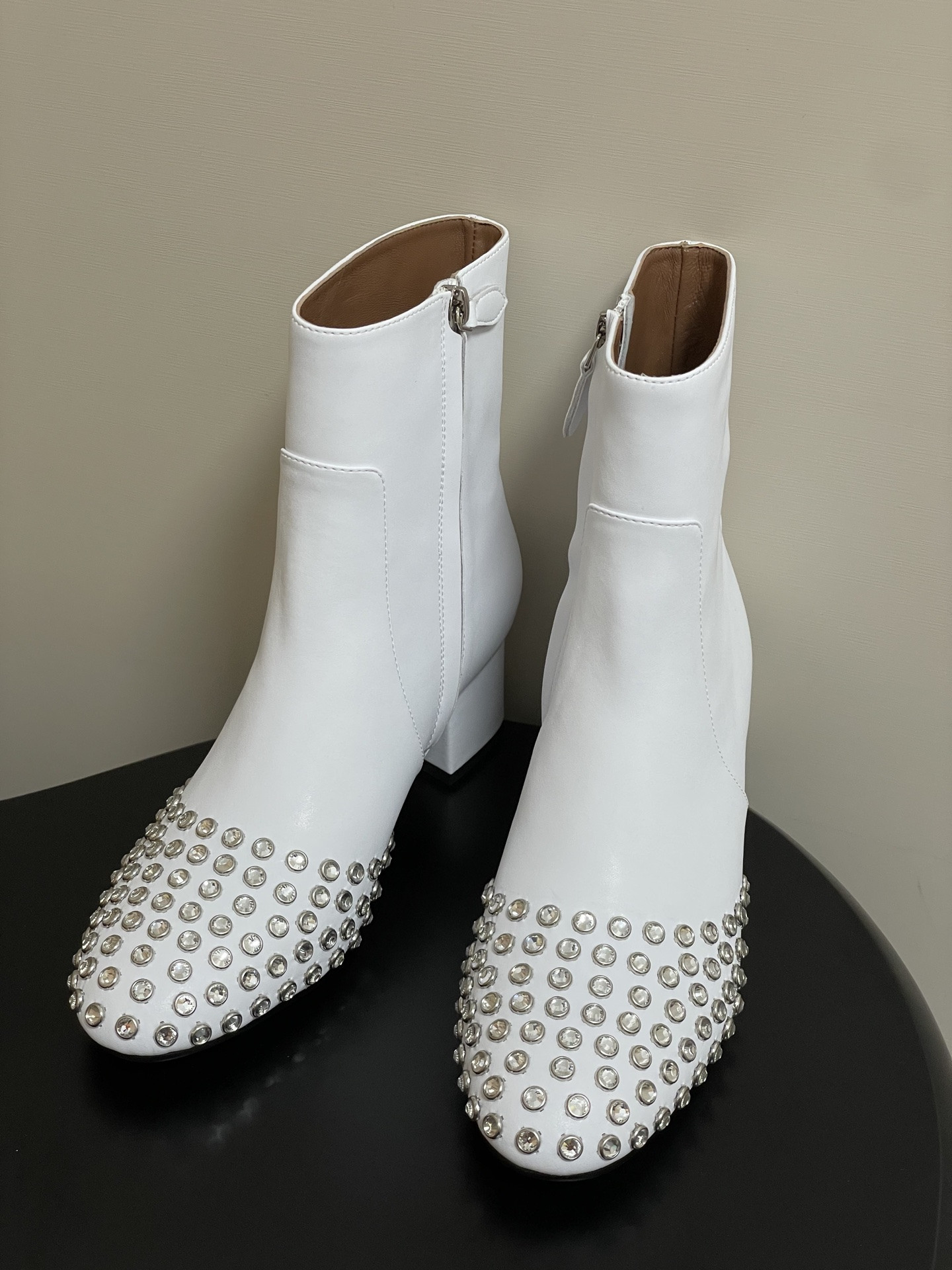 ua alaia crystal Di*m*nd boots 5.5cm heel(customized size 7-10 days production time)